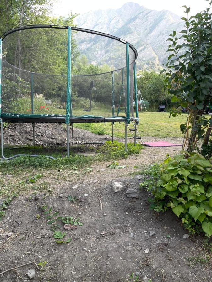 Le Chal Heureux Bel Appartement Dans Vieille Ferme De Montagne Renovee Les Orres Exterior foto