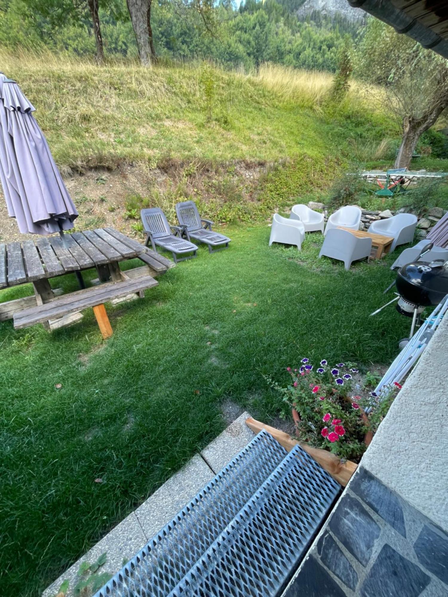 Le Chal Heureux Bel Appartement Dans Vieille Ferme De Montagne Renovee Les Orres Exterior foto